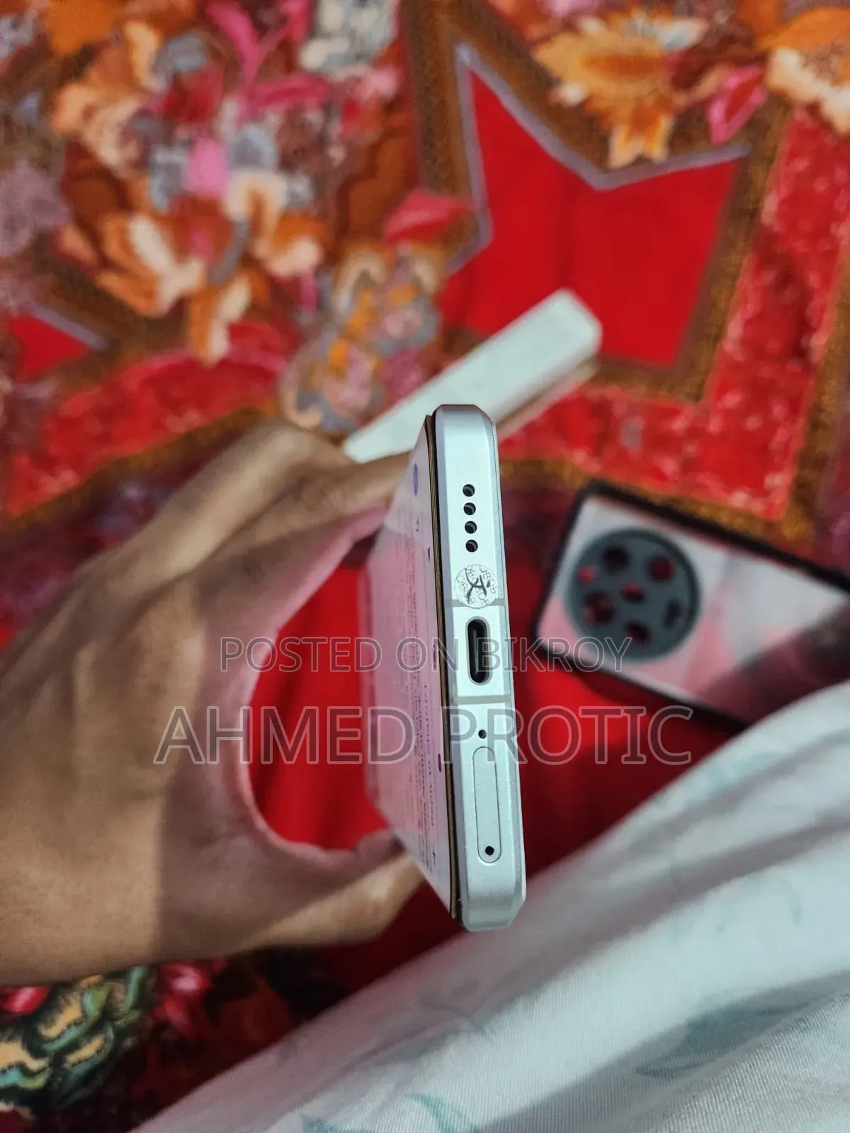 শাওমি ১৩ আল্ট্রা ২৫৬ জিবি হোয়াইট