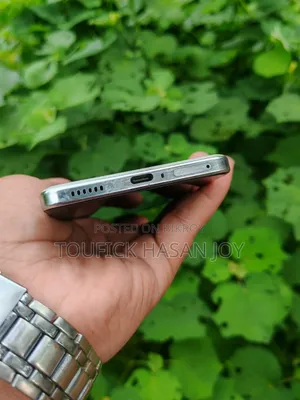 iQOO ২৫৬ জিবি হোয়াইট