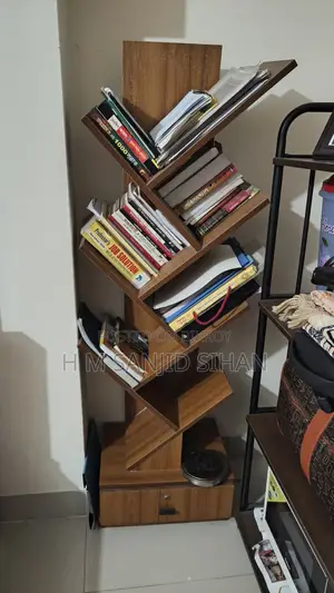 ট্রি শেপ বুক শেলফ