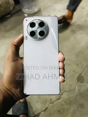 টেকনো ক্যামন ৩০ ২৫৬ জিবি হোয়াইট