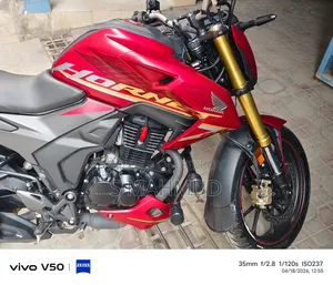 Honda Hornet 2.0 2024 Red