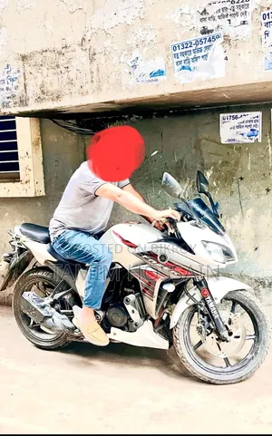 ইয়ামাহা ফেজার ভি২ ২০১৮ হোয়াইট
