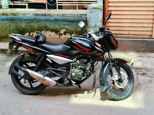 বাজাজ পালসার ১৩৫ এলএস ২০১৬ কালো