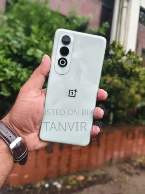 ওয়ানপ্লাস নর্ড সিই৪ ১২৮ জিবি