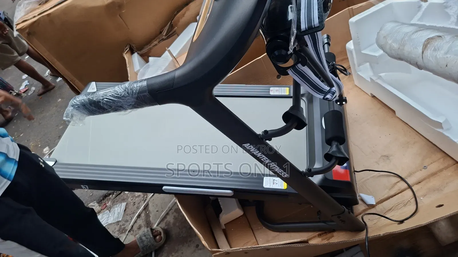 Treadmill AC Motor 3.5 HP User 140 kg Machine Body Weight 75 kg