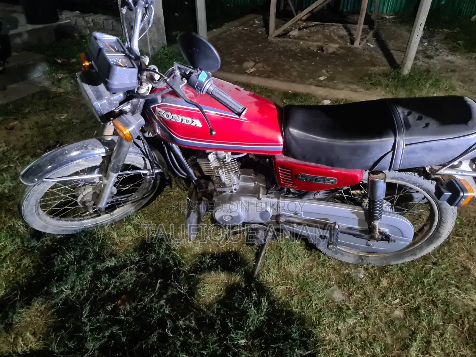 হোন্ডা ২০০৪ লাল
