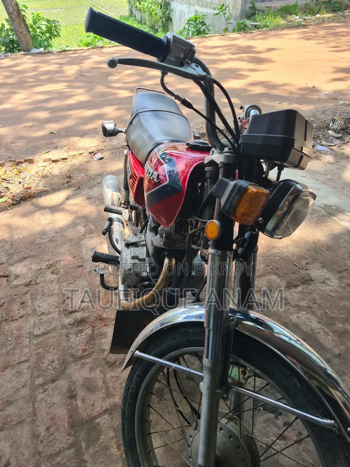 হোন্ডা ২০০৪ লাল