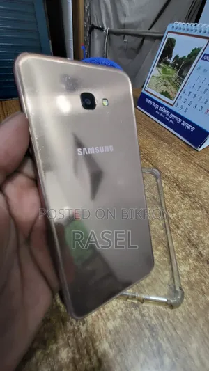 স্যামসাং গ্যালাক্সি জে৪ প্লাস ৩২ জিবি রোজ গোল্ড