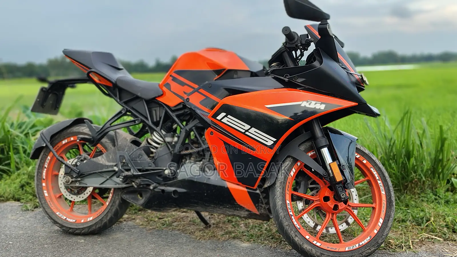 KTM RC 125 2019 Orange