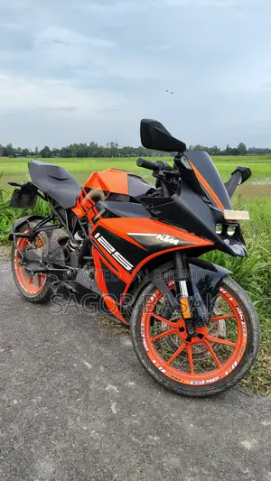 KTM RC 125 2019 Orange