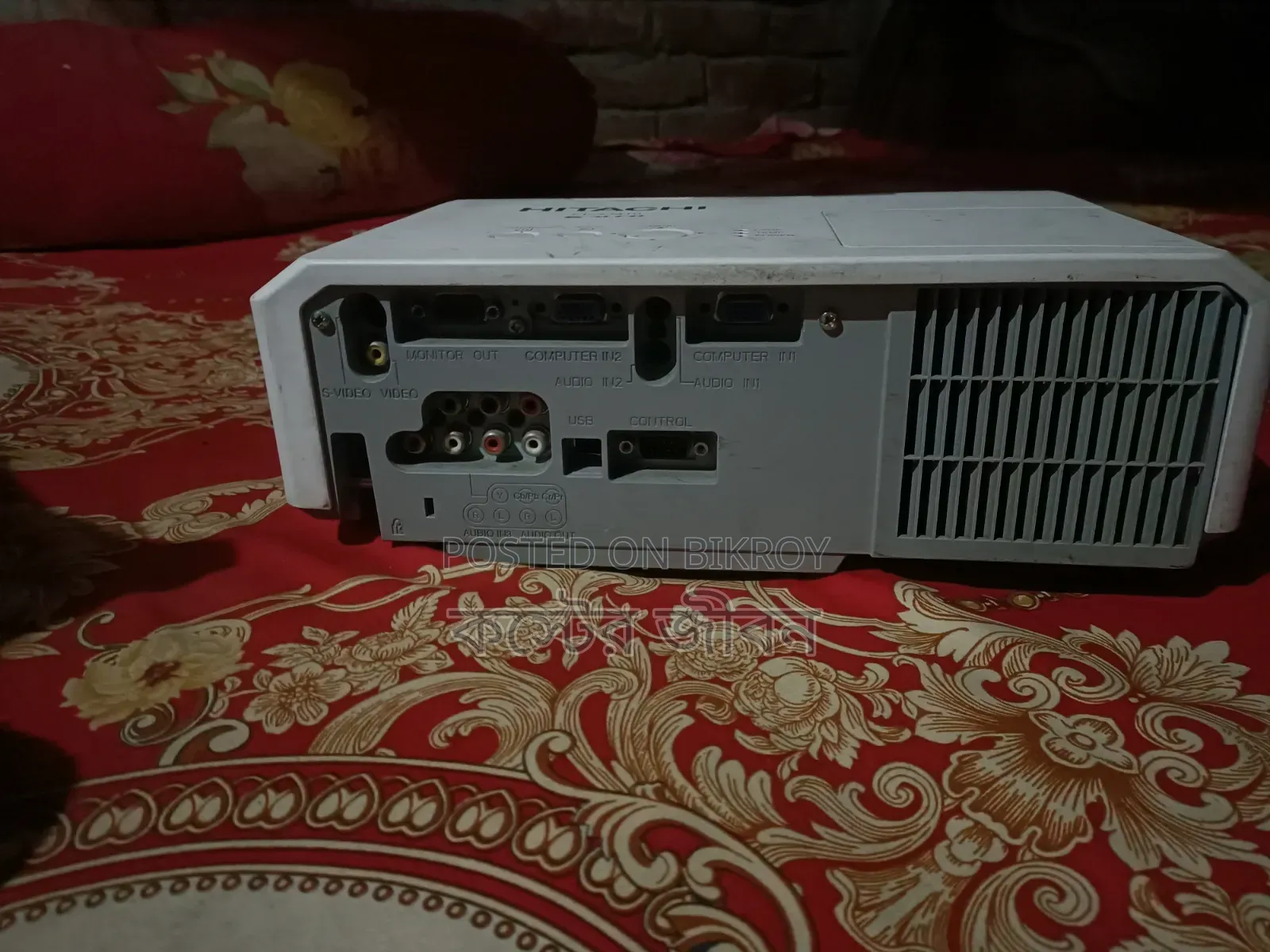 Hitachi Projector