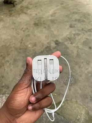 Apple Market Original Charger