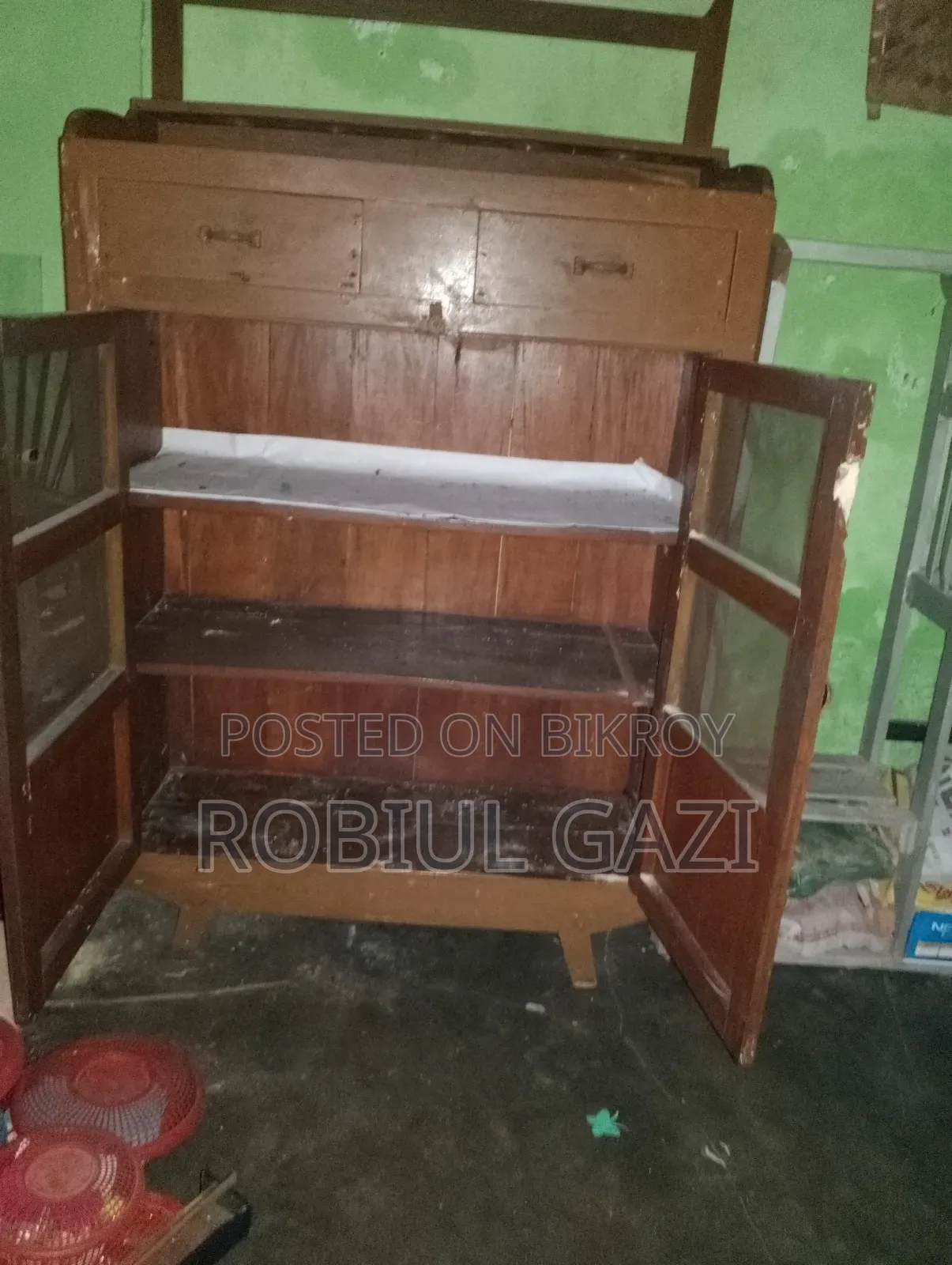 একটি কাঠের মিকসেএবং একটি কাঠের আলনা বিক্রি হবে
