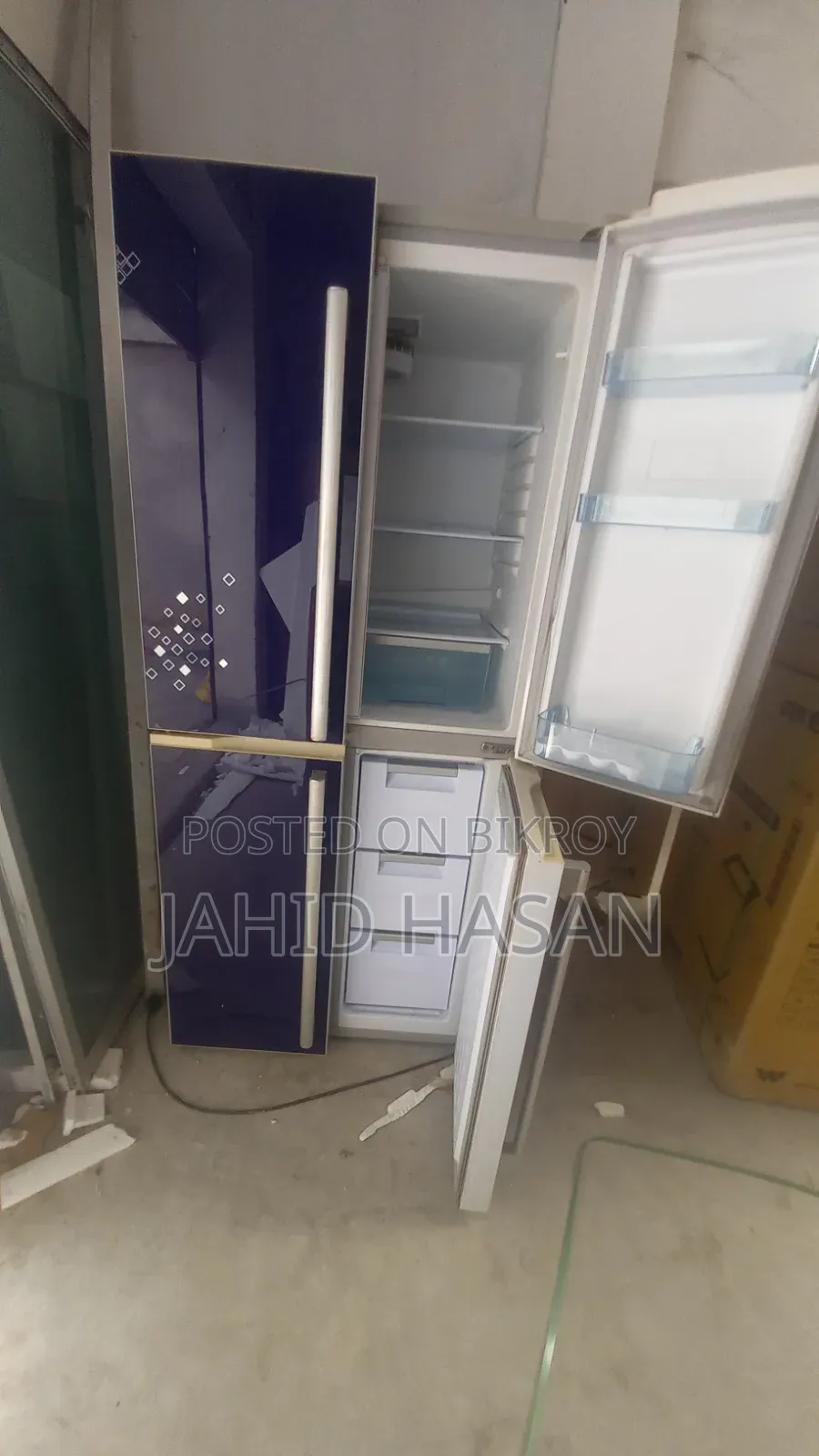 একটি রানিং ফ্রিজ বিক্রয় করা হবে