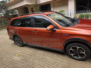 টয়োটা অ্যাক্সিও ২০১৬ কমলা