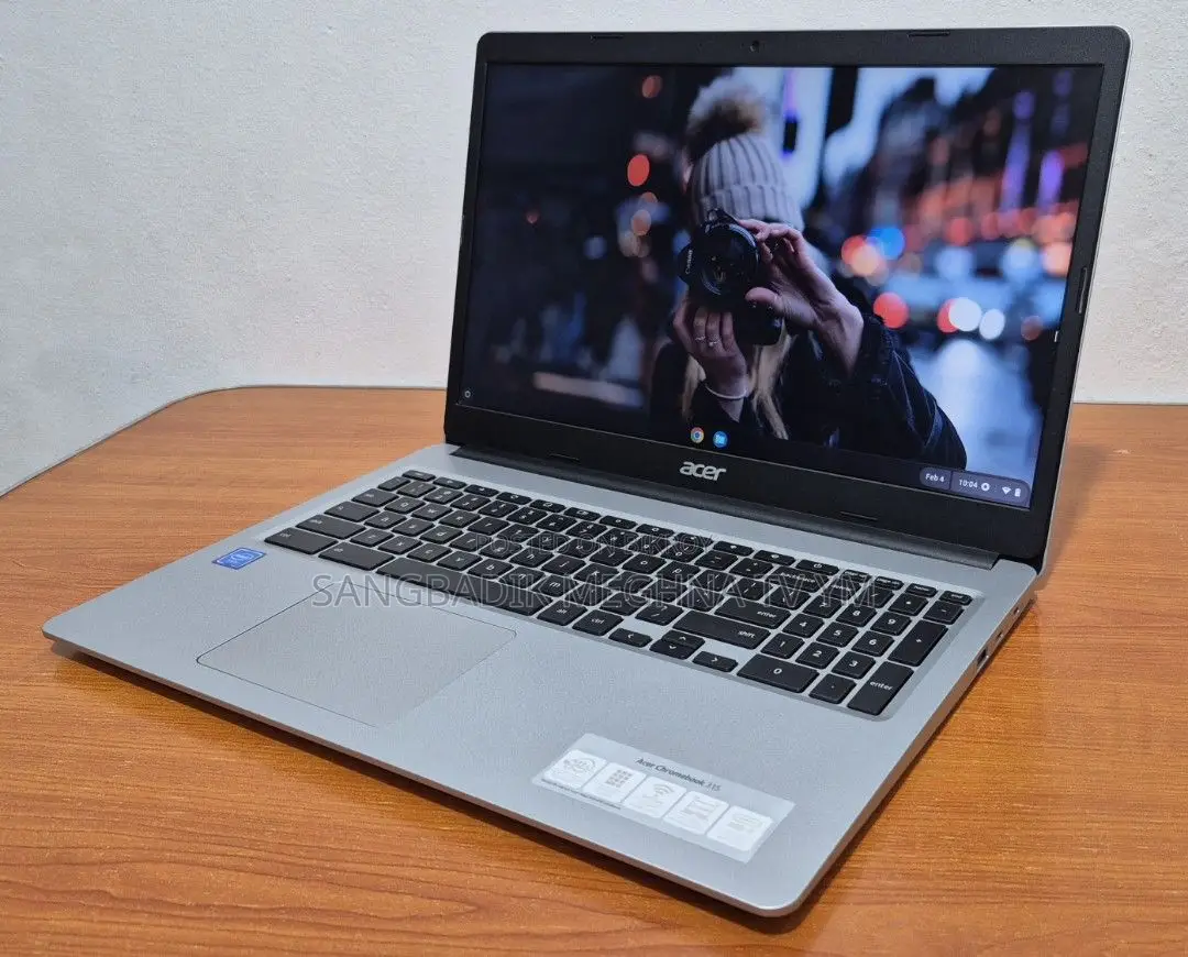 Laptop Acer 4GB Intel SSD 256GB
