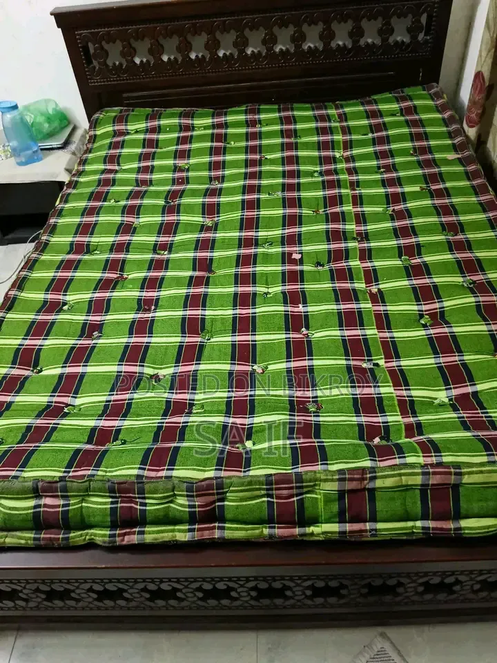 সেমি ডাবোল খাটের জাজিম বিক্রি হবে।
