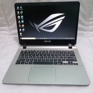Laptop ASUS 4GB Intel SSD 500GB
