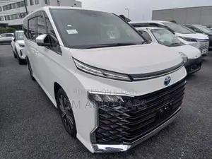 Toyota Voxy 2022 Pearl