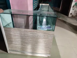 একটি ১০মিমি শোকেস বিক্রি করা হবে