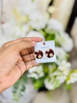 চায়না দুল। ফুল ফ্রেশ কন্ডিশন।