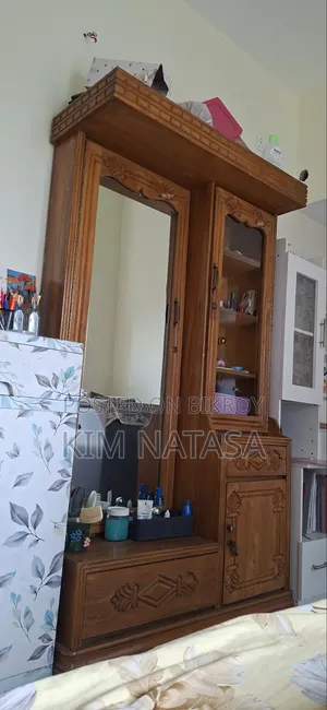 সেগুন কাঠের ড্রেসিং টেবিল