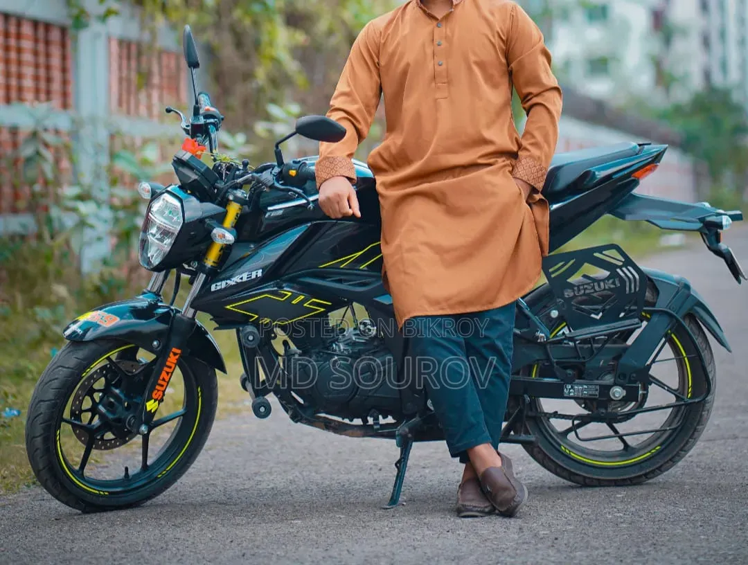 সুজুকি জিক্সার ২০২৫ ব্ল্যাক