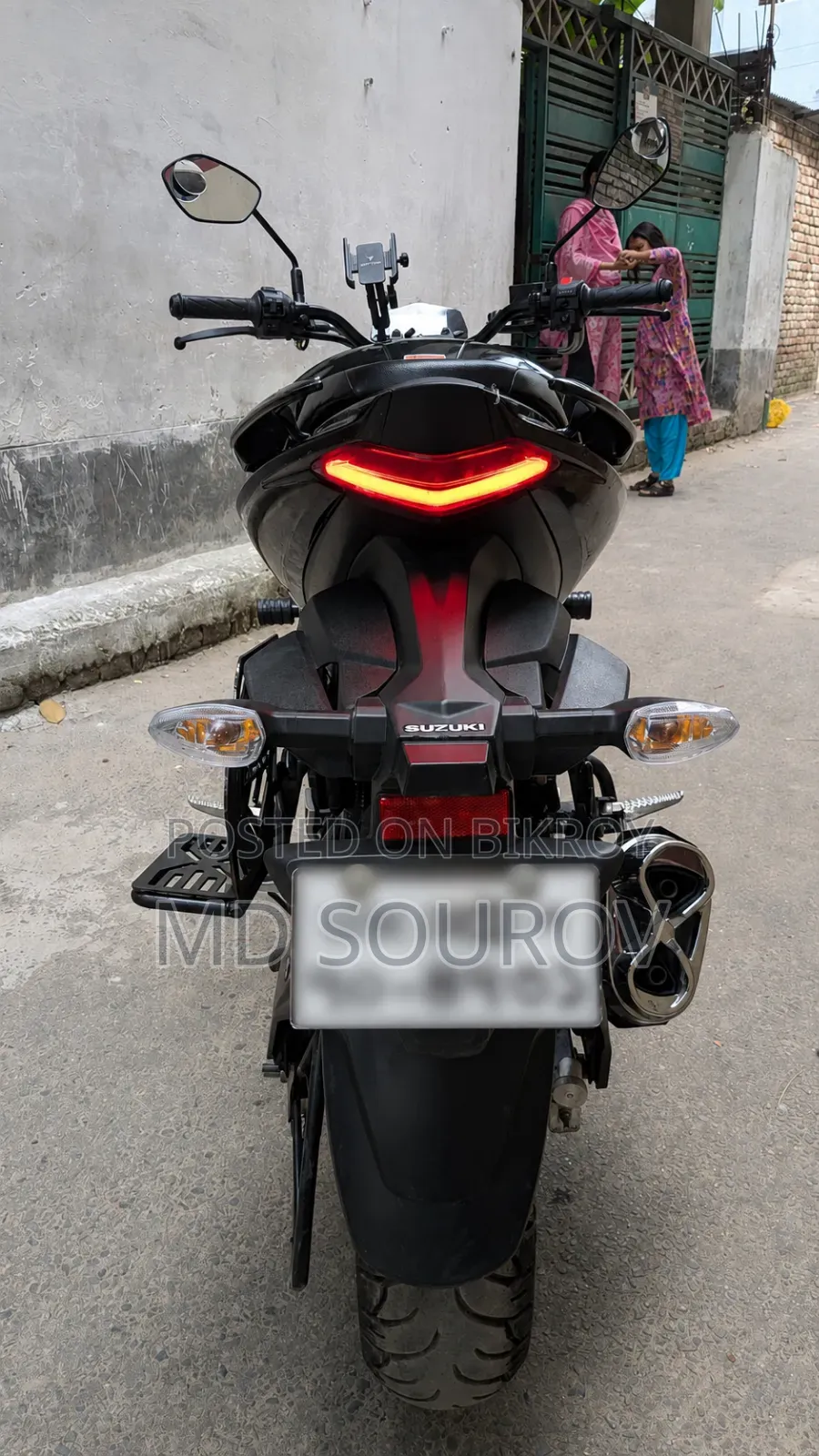 সুজুকি জিক্সার ২০২৫ ব্ল্যাক