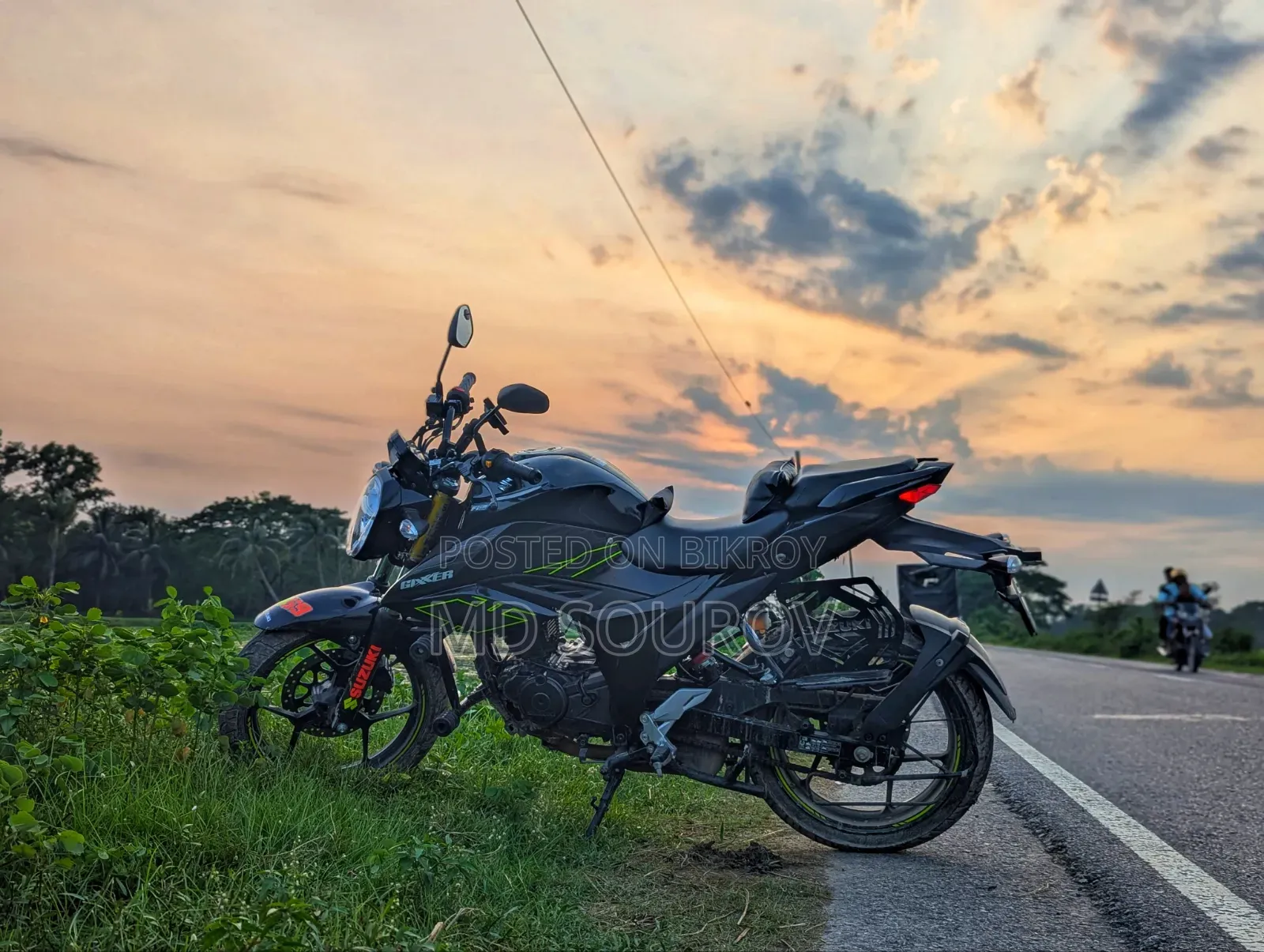 সুজুকি জিক্সার ২০২৫ ব্ল্যাক