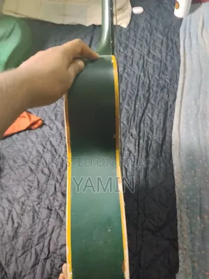 সিগনেচার গিটার