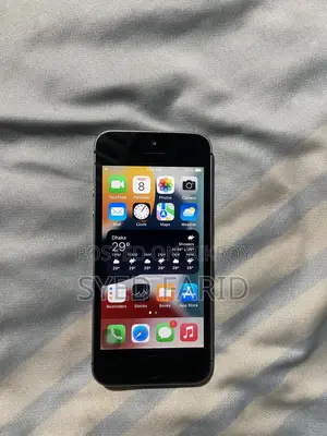 Apple iPhone SE 32 GB Silver