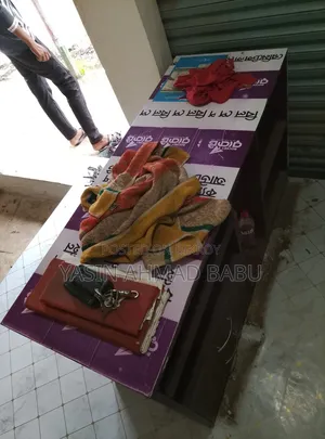 টেবিল ডাবল ড্রয়ারের