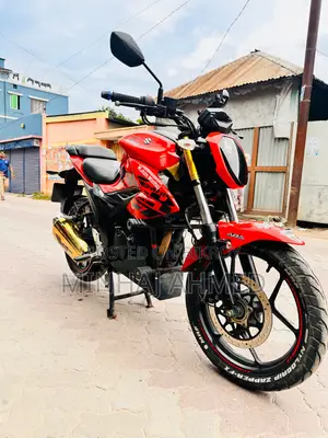 নিউ সুজুকি জিক্সার ২০২২ রেড