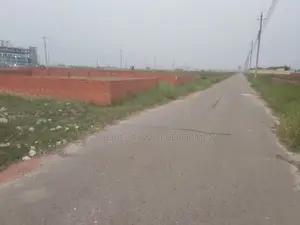 আই-এক্সটেনশন, ১২ কাঠা প্লট ৩ সাইড রোড