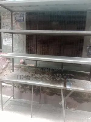 দোকানের লোহার তাক