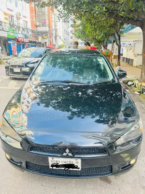 মিতসুবিশি ল্যান্সার ২০১১ ব্ল্যাক