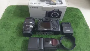 DSLR Camera Canon Eos 7D With 17-85mm Lens (Used)