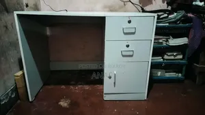কম্পিউটার টেবিল
