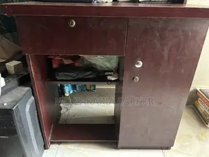 কম্পিউটার/স্টাডি টেবিল বিক্রয় হবে !