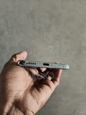আইকু ১২৮ জিবি হোয়াইট