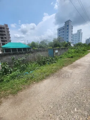 ফিল্ড ভিউ দক্ষিণমুখী: লেক সেক্টর ২৫ এর কাছে ৩ কাঠা