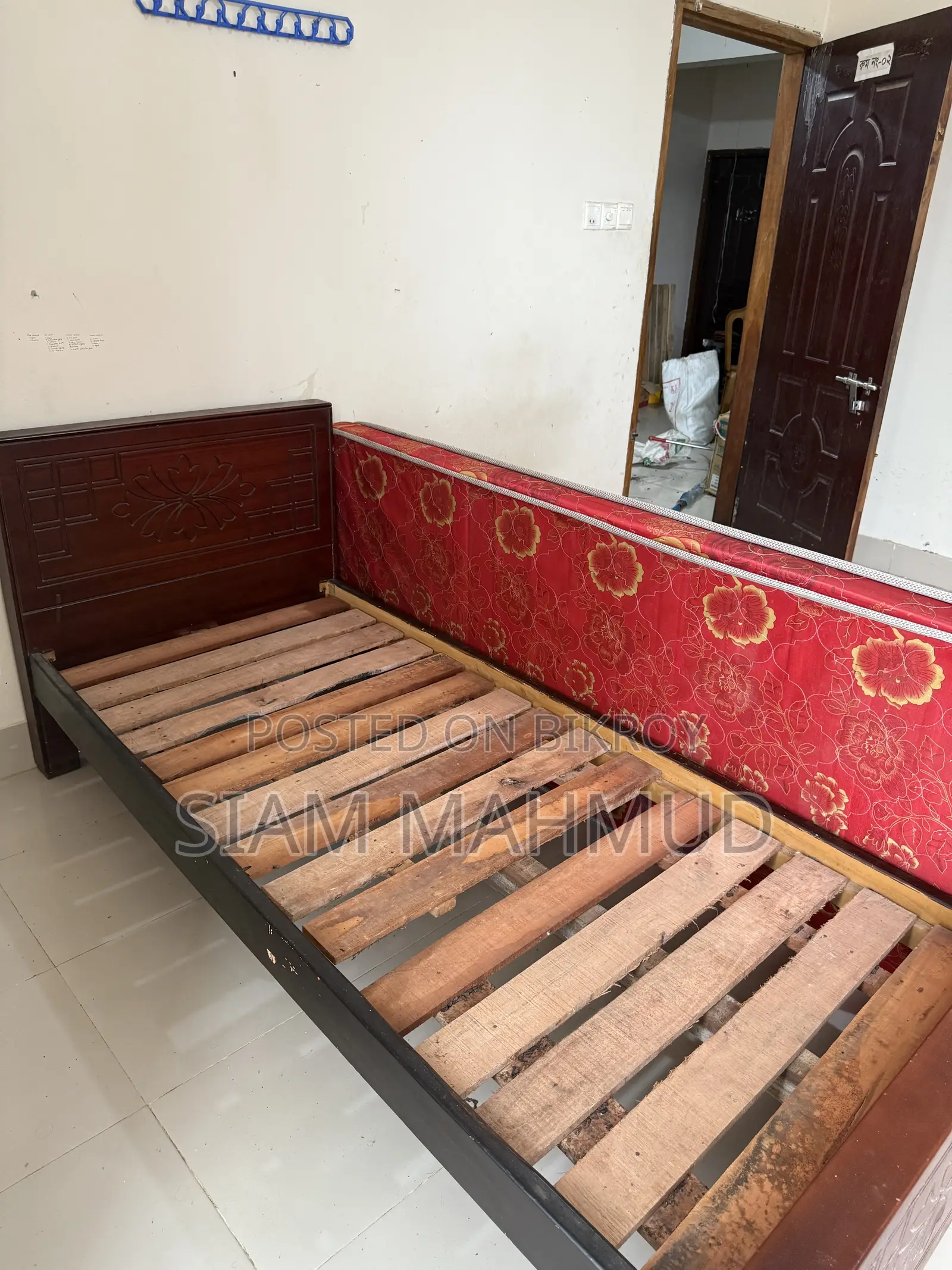 বেড এবং ফোম ম্যাট্রেস, ৬ মাস ব্যবহৃত