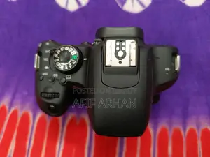 Canon 800D