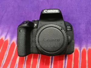 Canon 800D