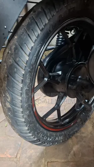 বাজাজ ডিসকভার ১২৫ ২০২১ ব্ল্যাক