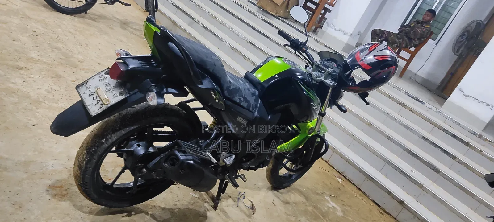 ইয়ামাহা এফজেড ২০১২ কালো