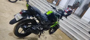 ইয়ামাহা এফজেড ২০১২ কালো