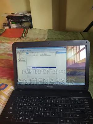 Laptop Toshiba Satellite C840 6GB Intel Core I5 SSD 512GB