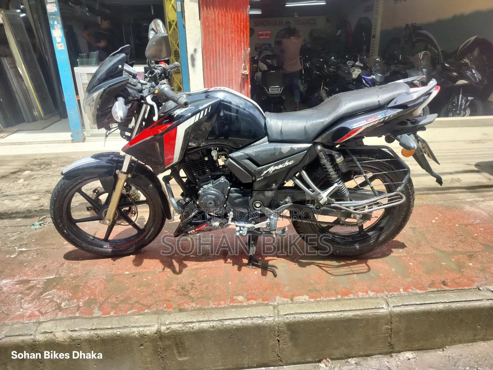 TVS Apache RTR 160 2v Refresh X-Connect 2022 Black