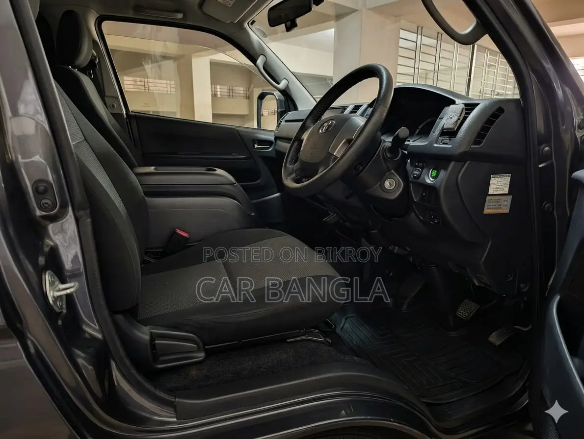 Toyota HiAce 2021 Grey